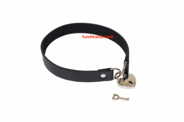 Collar with heartshaped padlock with a key